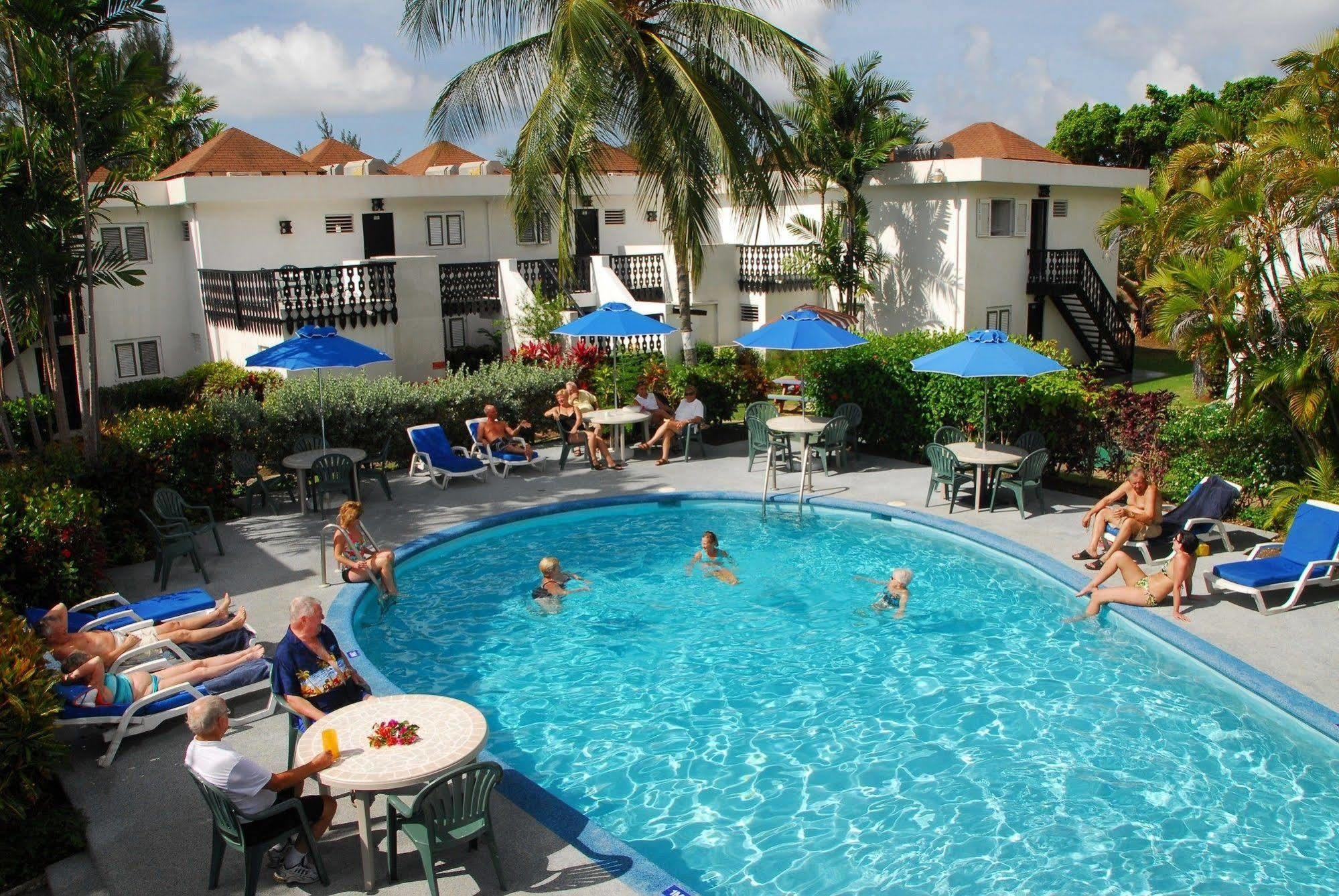 Apartament Plum Tree Club Christ Church Zewnętrze zdjęcie