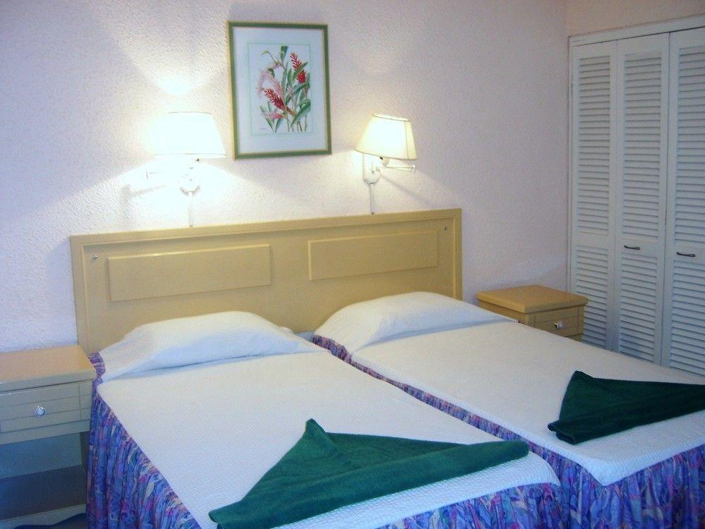 Apartament Plum Tree Club Christ Church Zewnętrze zdjęcie